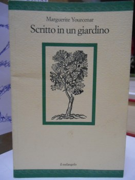 scritto in un giardino
